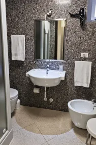 Ibis Styles Milano Centro - Bathroom
