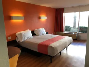 Motel 6-Brunswick, GA - Chambre