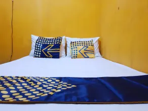 Hotel O Kos Haji Jakfar SyariahNearPancoran mas 25 - Habitación