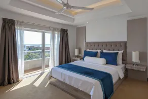 Ocean Breeze Sea View Luxury Apartments - Zimmer