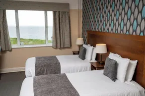 Commodore Hotel by Greene King Inns - Room