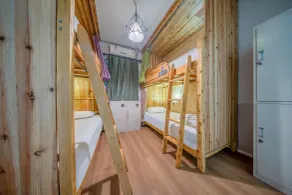 SONDERIA Lazybones Hostel - Room