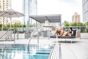 Level Chicago Old Town - Piscine