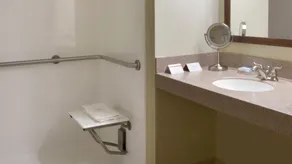 Crowne Plaza Cleveland Airport by IHG - Chambre
