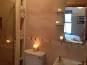 Cathair Gheal - Bathroom