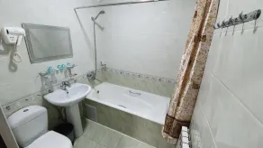 Sarbon Hotel Tashkent - Bathroom