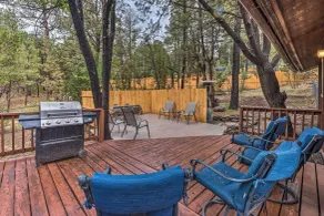 Rustic Ruidoso Cabin w/ Large Deck & Grill! - Intérieur