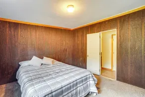 Rustic Retreat w/ Deck: 1 Mi to Table Rock Lake - Innvendig