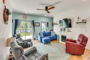 Pet-friendly Vineyard Lake Canal Oasis w/ Yard! - Interiør