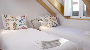 Cacilhas Guest Apartments - Room