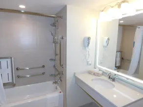 Days Inn & Suites by Wyndham Kearney - Salle de bain