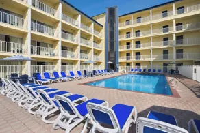 Howard Johnson by Wyndham Ocean City Oceanfront - Pool
