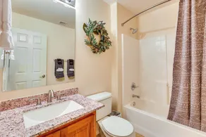 4 Mi to Luke Afb: Family Home w/ Pool & Grill - Parte interna