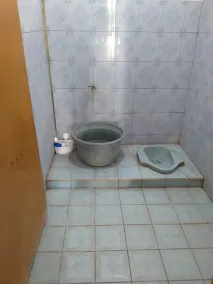 Bina Karya Guesthouse Syariah - Bathroom