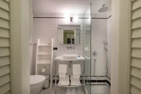 Pera Neuf - Bathroom