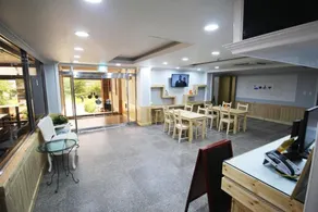 The Red House - Reception