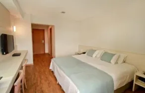 Rede Andrade Vernon - Room