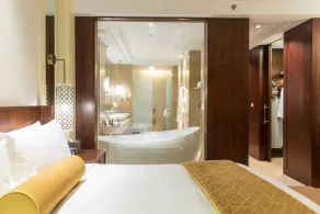 The Ritz-Carlton, Dubai - Chambre