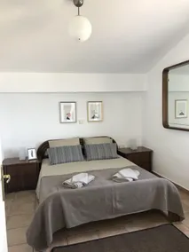 Seafront Maisonette - Chambre
