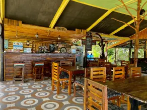 Ricky's Beach House - Restaurant