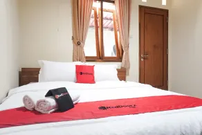RedDoorz Syariah near Exit Tol Malang - Zimmer