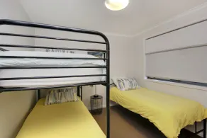 Jubilee Apartment 05 - Bring your own linen - Room