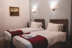 Keppels Head Hotel - Room