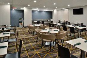 Holiday Inn Hotel & Suites Overland Park-Convention Center by IHG - Restaurant
