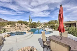 Cave Creek Oasis w/ Putting Green, Spa & Mtn View! - Pool