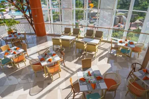 HARRIS Resort Barelang Batam - Restaurant