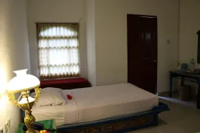 Puri Bunga Beach Cottages - Room