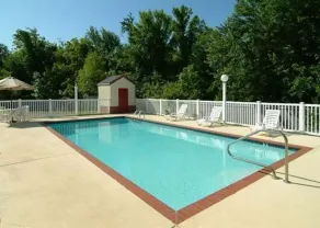 Quality Inn & Suites I-40 East - Piscine