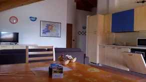 Apartamento apropiado para familias con terraza, barbacoa y jardín | Vistas al lago - Zona de estar