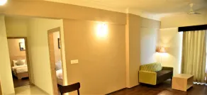 Starlit Suites Shirdi - Rum