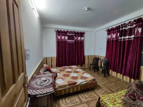 Royal Parshar Lake Home Stay - Rum