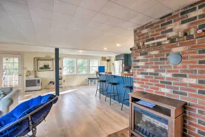 Updated Bristol Lakehouse w/ Kayaks & Beach Access - Interiør