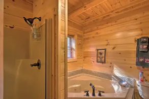 Lake Lure Log Cabin w/ Grill, Near Hiking! - Interiør