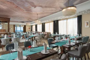 The Palace Hotel, Sunny Day - Restaurant