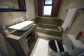 Harfield Guest Villa - Bathroom