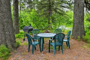 Peaceful, Quiet Seward Apt W/back Yard & Mtn Views - Innenbereich