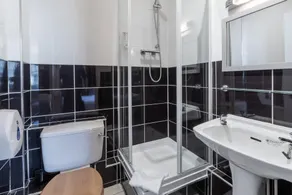 The George Hotel - Bathroom