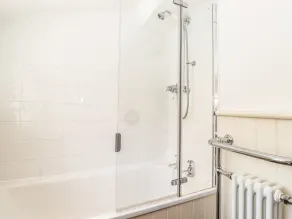 Primrose Cottage - Bathroom