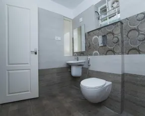 Daan Ambalath Maple Leaves - Bathroom
