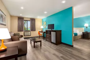 Howard Johnson by Wyndham Waterloo/Cedar Falls - Chambre