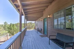 Modern Show Low Retreat w/ Deck & Mtn Views! - Interiør
