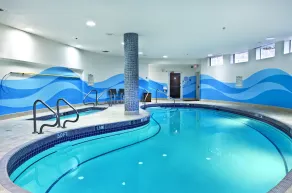 Holiday Inn Express & Suites Langley by IHG - Piscine