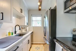 Walk to Beautiful & Historic Downtown Mount Dora - Interior