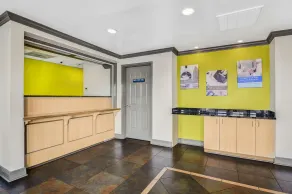 Studio 6-Opelika, AL - Auburn Al - Hall