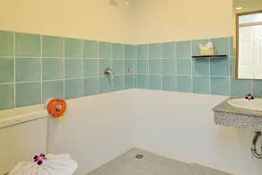 Pimrada Hotel - Bathroom