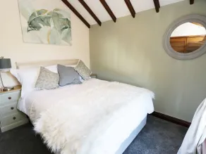 King's Cottage - Room